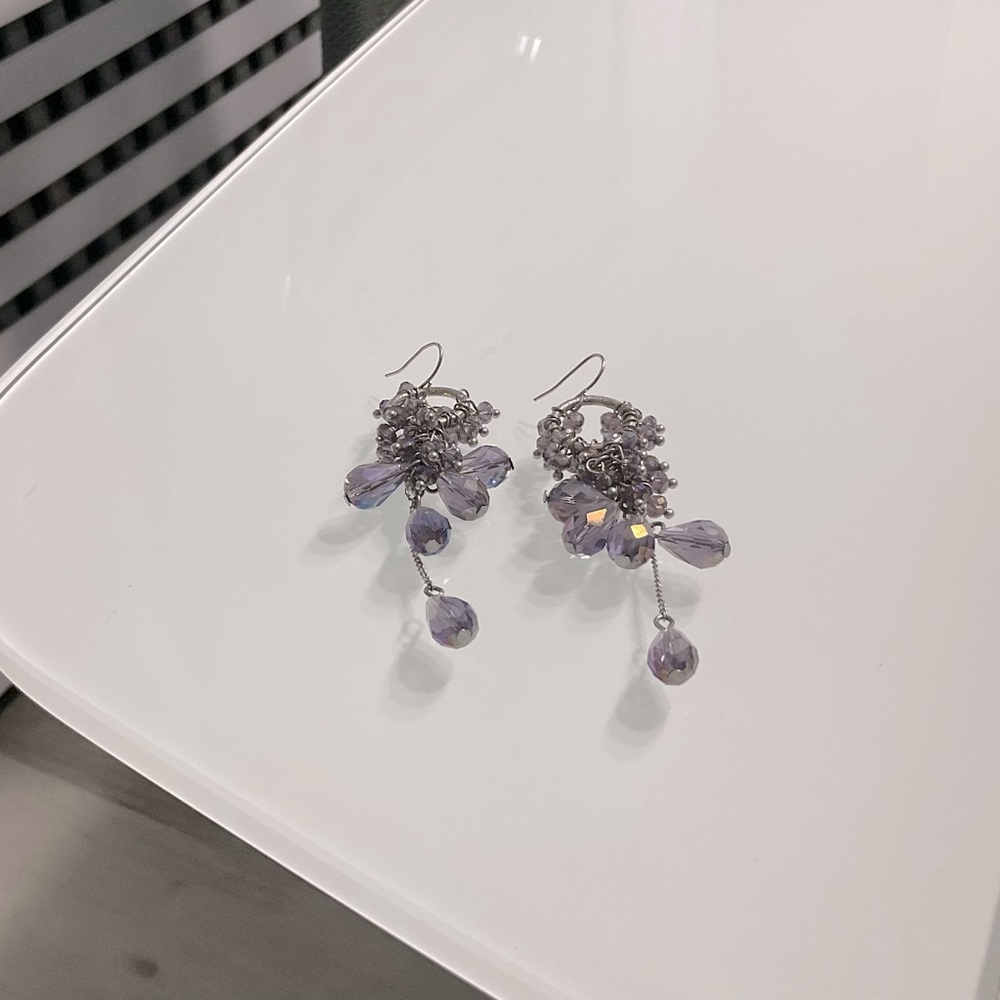 Elegant dangle earrings